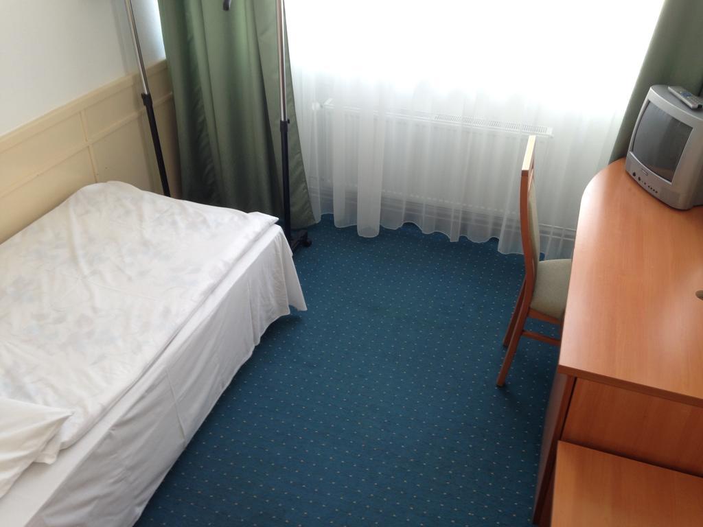 Pelikan Vendeghaz Hotel Solnoca Cameră foto